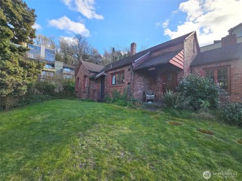 1603 Lakeview Boulevard E Seattle WA 98102