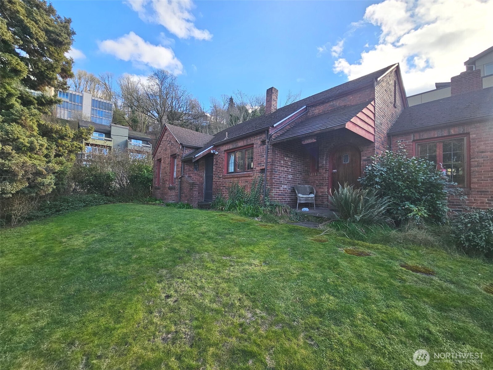 1603 Lakeview Boulevard E Seattle WA 98102