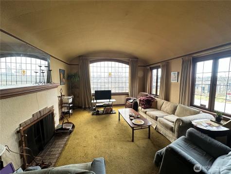 1603 Lakeview Boulevard E Seattle WA 98102
