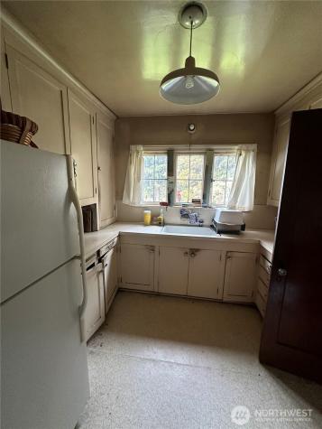 1603 Lakeview Boulevard E Seattle WA 98102