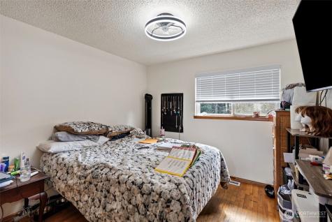194 May Street W Port Orchard WA 98366
