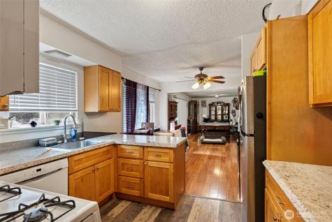 194 May Street W Port Orchard WA 98366