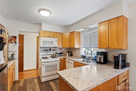 194 May Street W Port Orchard WA 98366