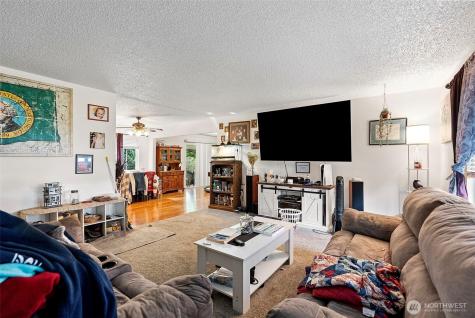 194 May Street W Port Orchard WA 98366