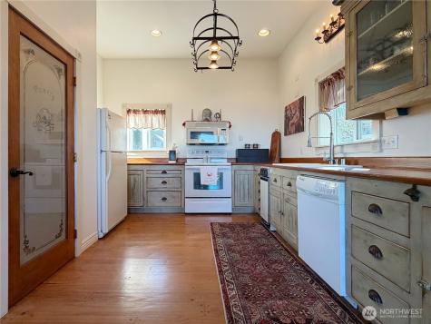 27 M Cascade Drive Hat Island WA 98206