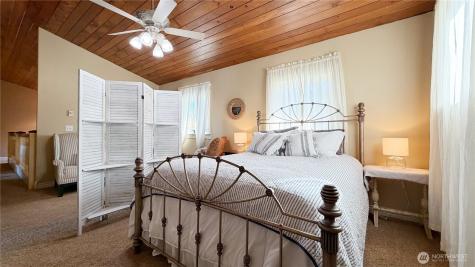 27 M Cascade Drive Hat Island WA 98206
