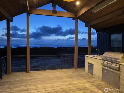 911 Dune Crest Westport WA 98595