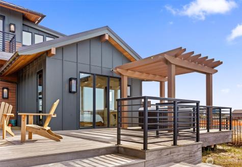 911 Dune Crest Westport WA 98595