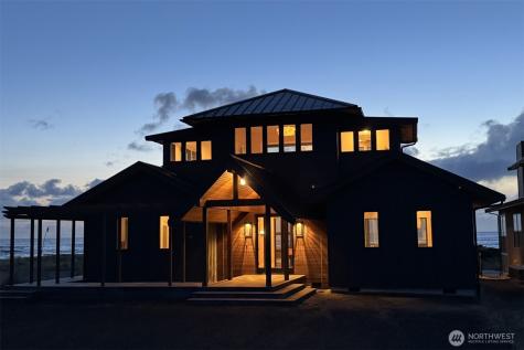911 Dune Crest Westport WA 98595