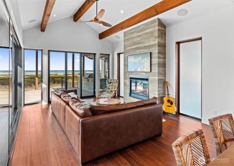 911 Dune Crest Westport WA 98595