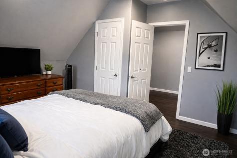 1750 Pointe Woodworth Drive NE Tacoma WA 98422