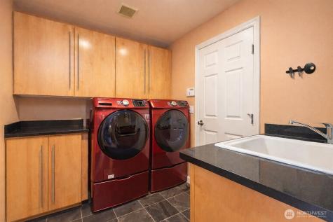1750 Pointe Woodworth Drive NE Tacoma WA 98422
