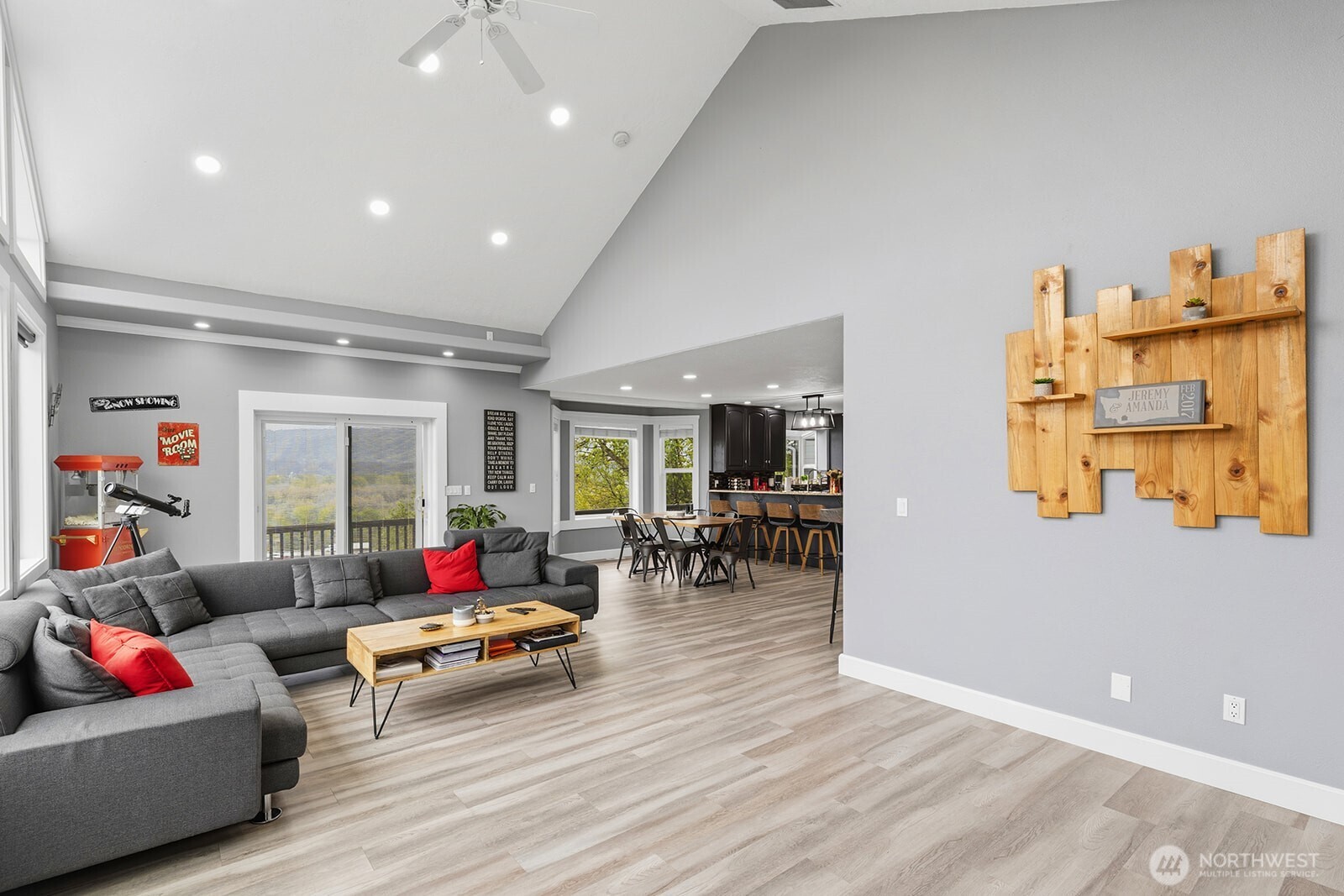 72 Bluff Road Kelso WA 98626