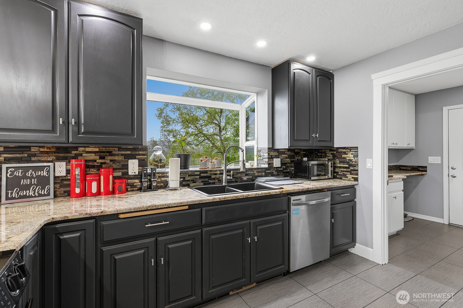 72 Bluff Road Kelso WA 98626