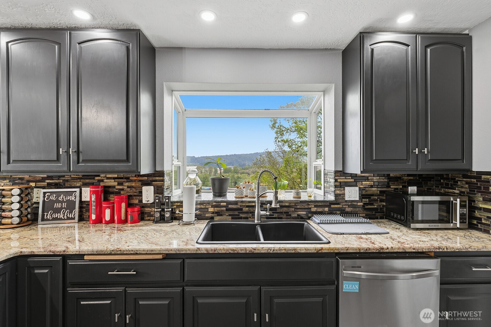 72 Bluff Road Kelso WA 98626