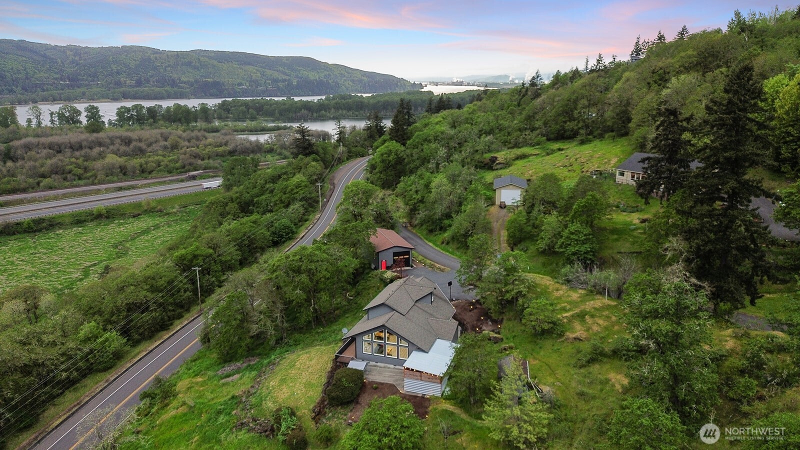 72 Bluff Road Kelso WA 98626