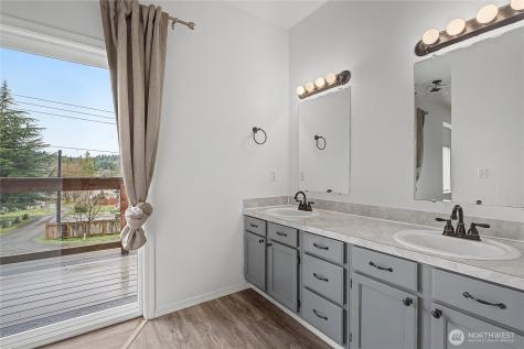 7239 Long Lake Road SE Port Orchard WA 98367