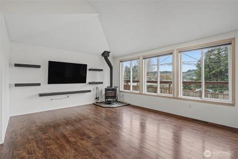 7239 Long Lake Road SE Port Orchard WA 98367
