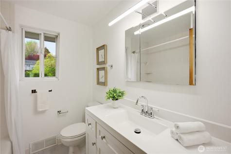 8818 2nd Avenue NE Seattle WA 98115