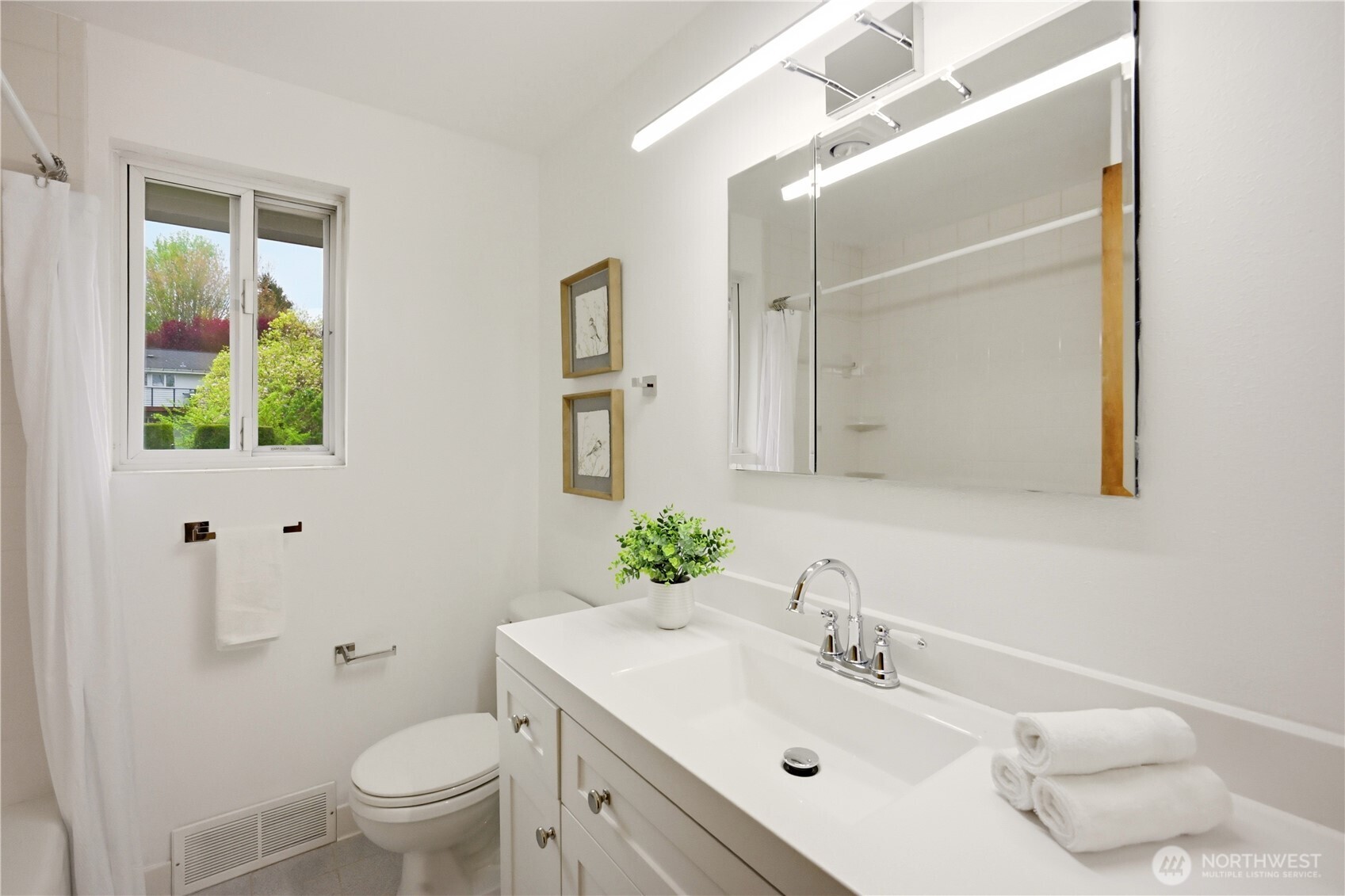 8818 2nd Avenue NE Seattle WA 98115