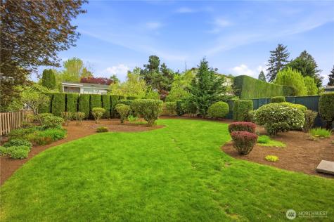 8818 2nd Avenue NE Seattle WA 98115