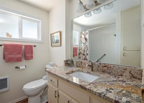 1505 West Beach Road Oak Harbor WA 98277