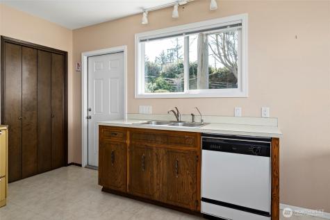 1505 West Beach Road Oak Harbor WA 98277