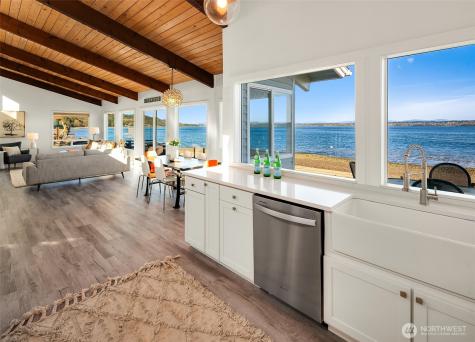 27518 Sandy Shores Drive SW Vashon WA 98070