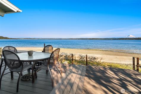 27518 Sandy Shores Drive SW Vashon WA 98070