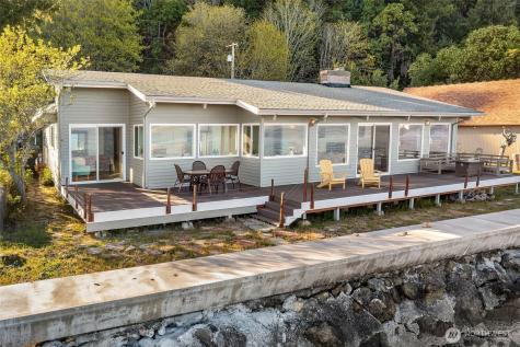 27518 Sandy Shores Drive SW Vashon WA 98070