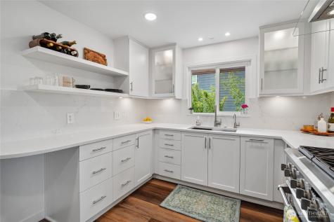 4208 SW Roxbury Street Seattle WA 98136