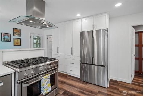 4208 SW Roxbury Street Seattle WA 98136