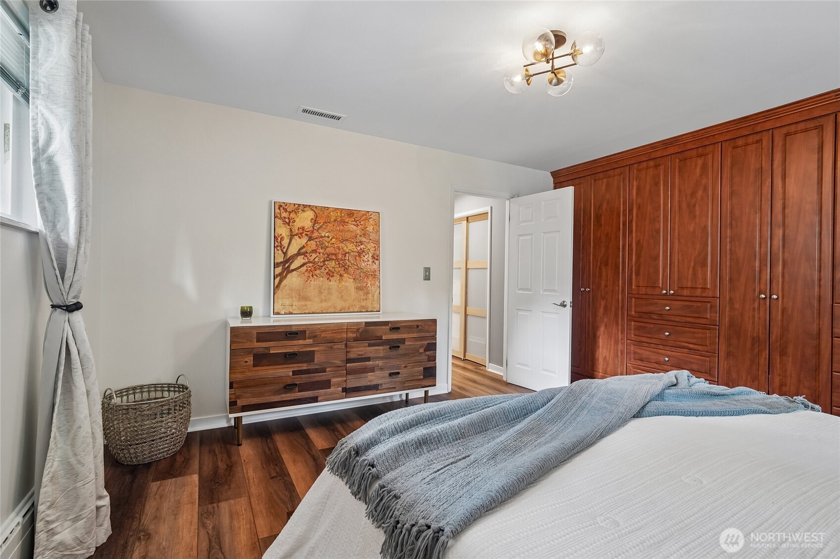 4208 SW Roxbury Street Seattle WA 98136