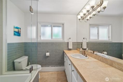 4208 SW Roxbury Street Seattle WA 98136