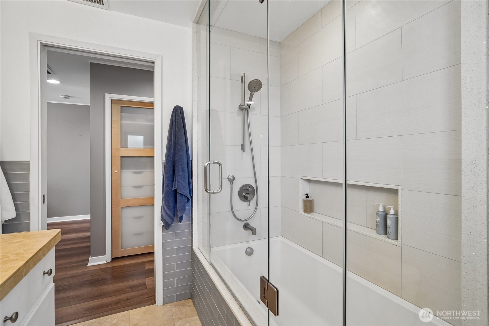 4208 SW Roxbury Street Seattle WA 98136