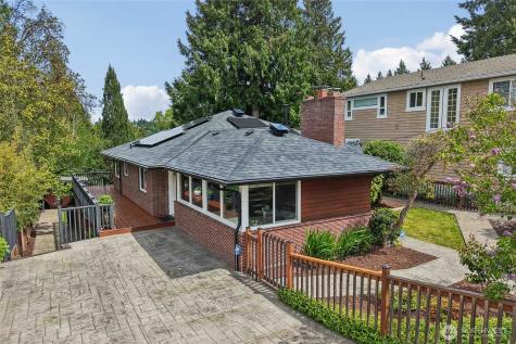 4208 SW Roxbury Street Seattle WA 98136