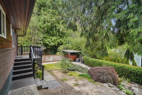 4208 SW Roxbury Street Seattle WA 98136