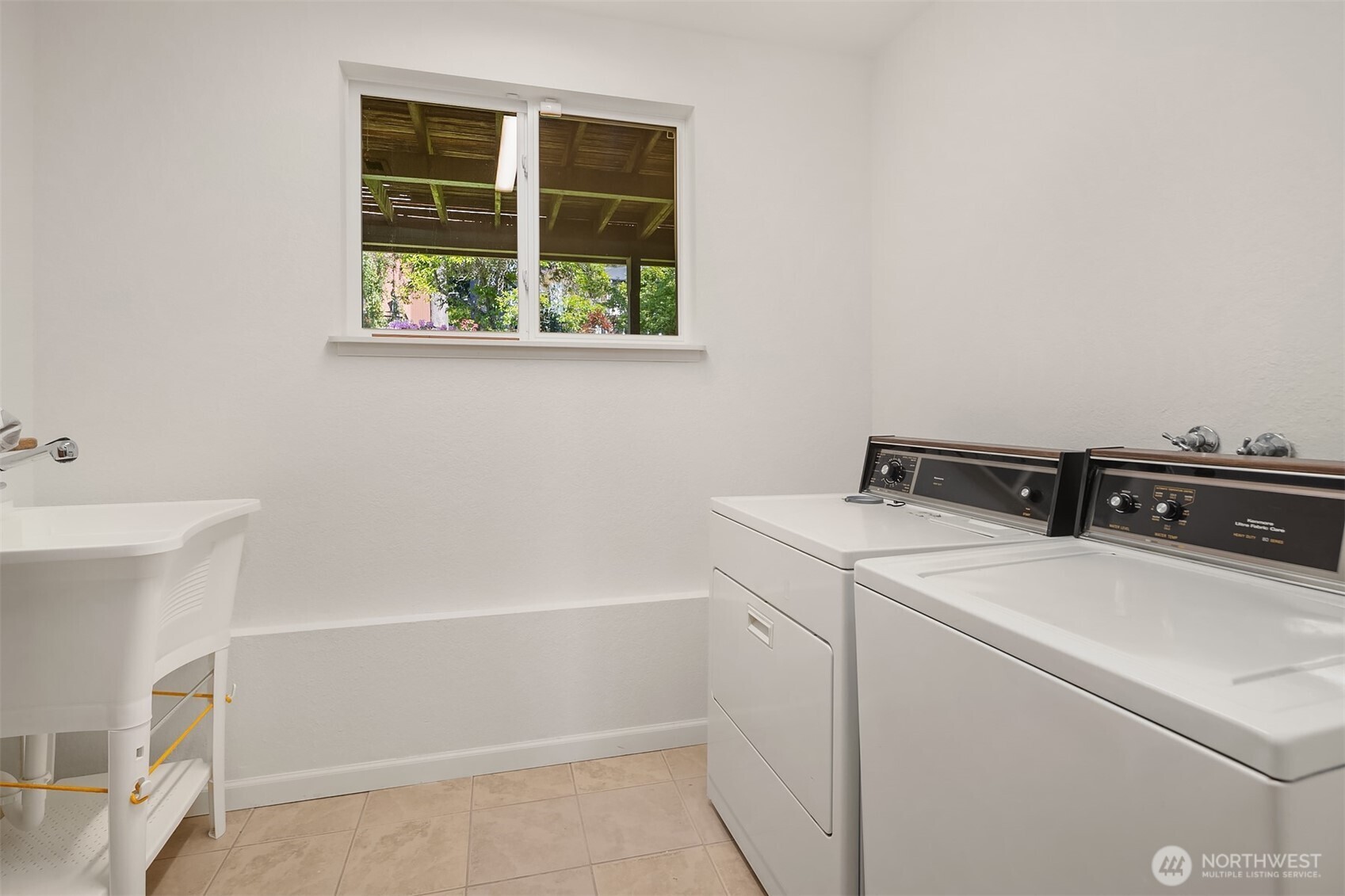 1033 8th Avenue S Edmonds WA 98020