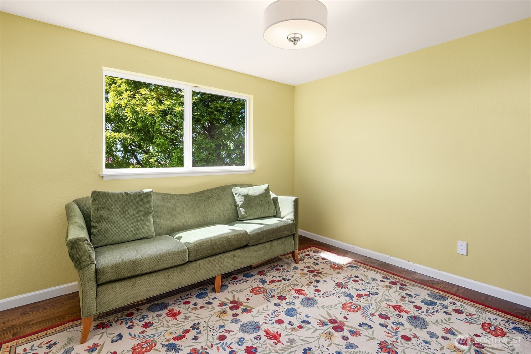 1033 8th Avenue S Edmonds WA 98020