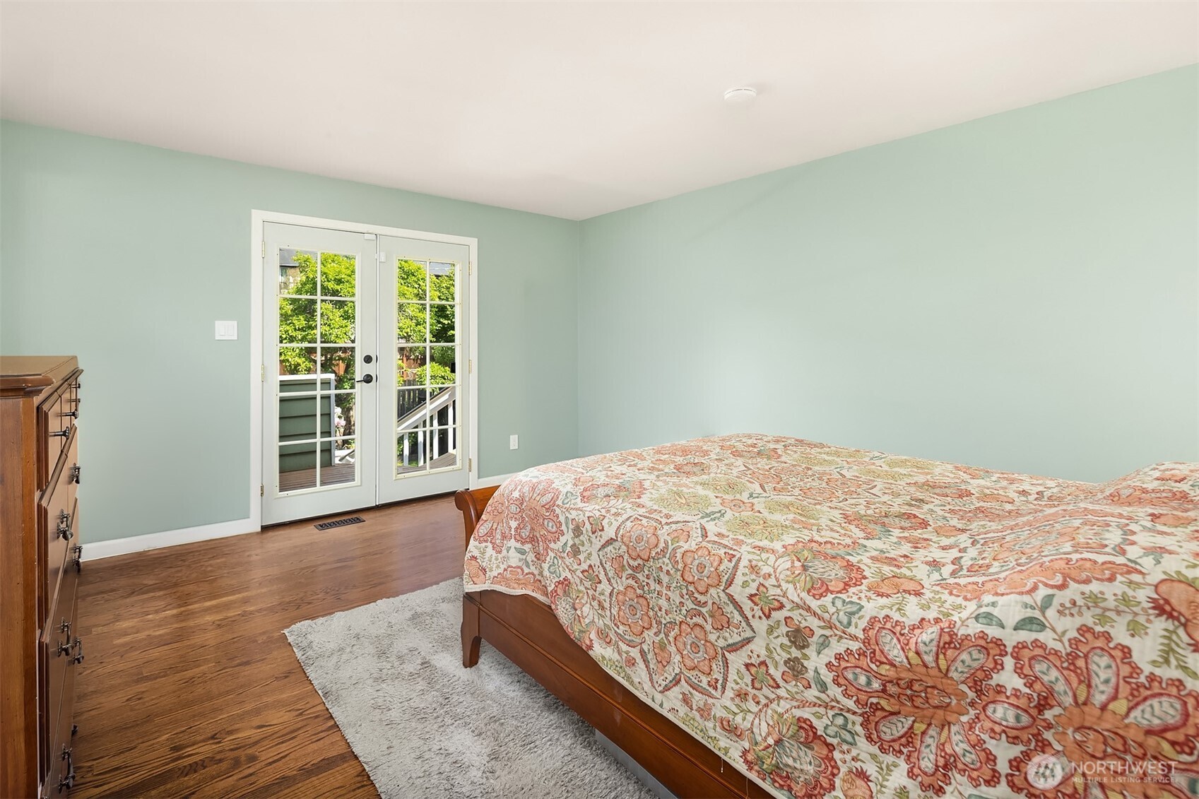 1033 8th Avenue S Edmonds WA 98020