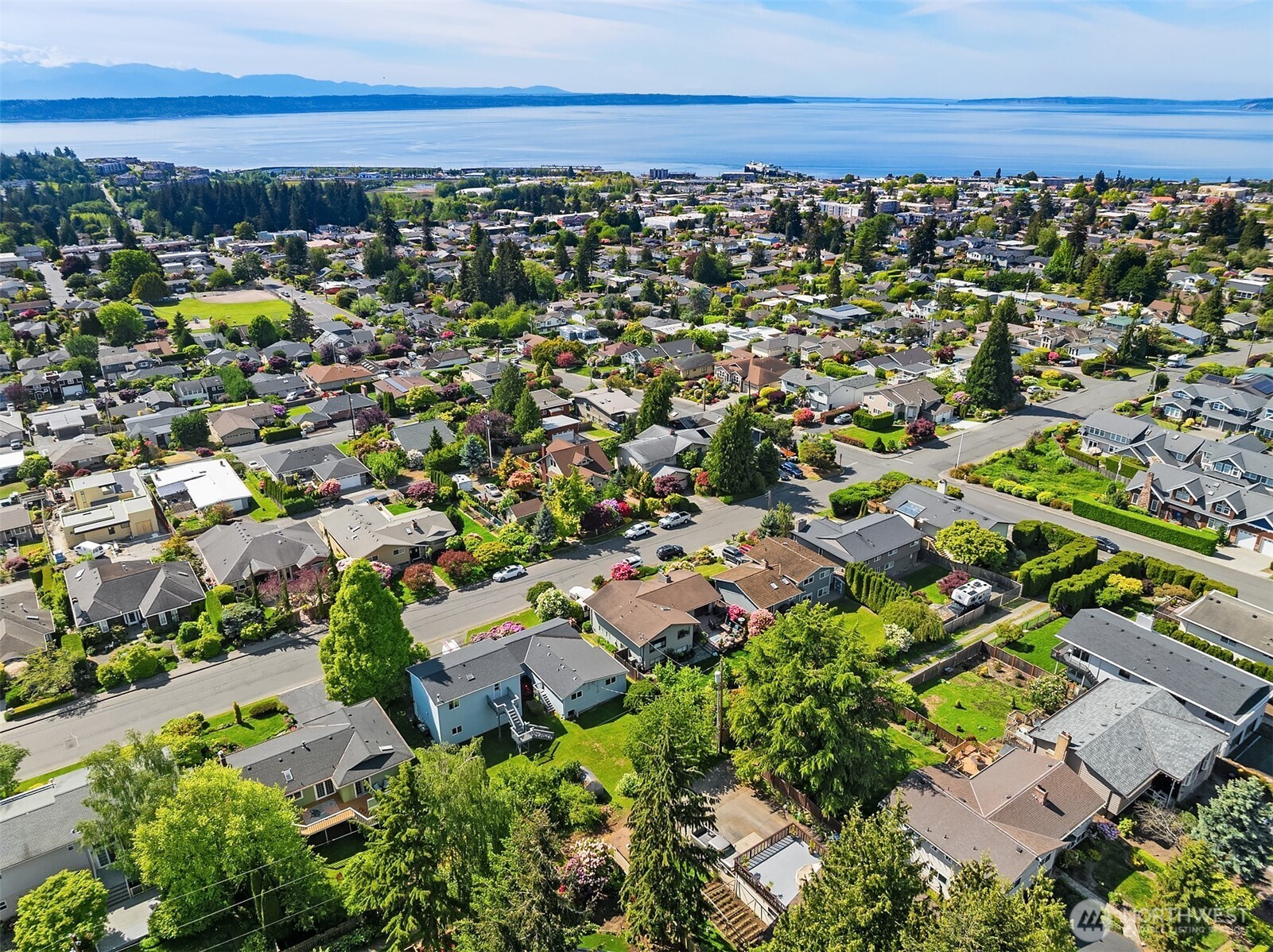 1033 8th Avenue S Edmonds WA 98020