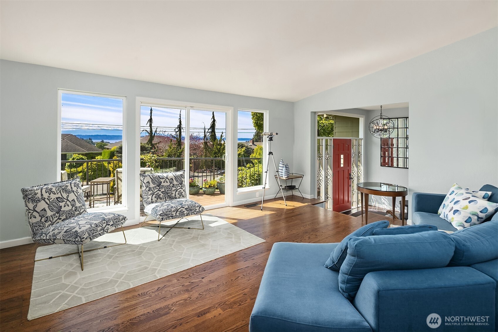 1033 8th Avenue S Edmonds WA 98020
