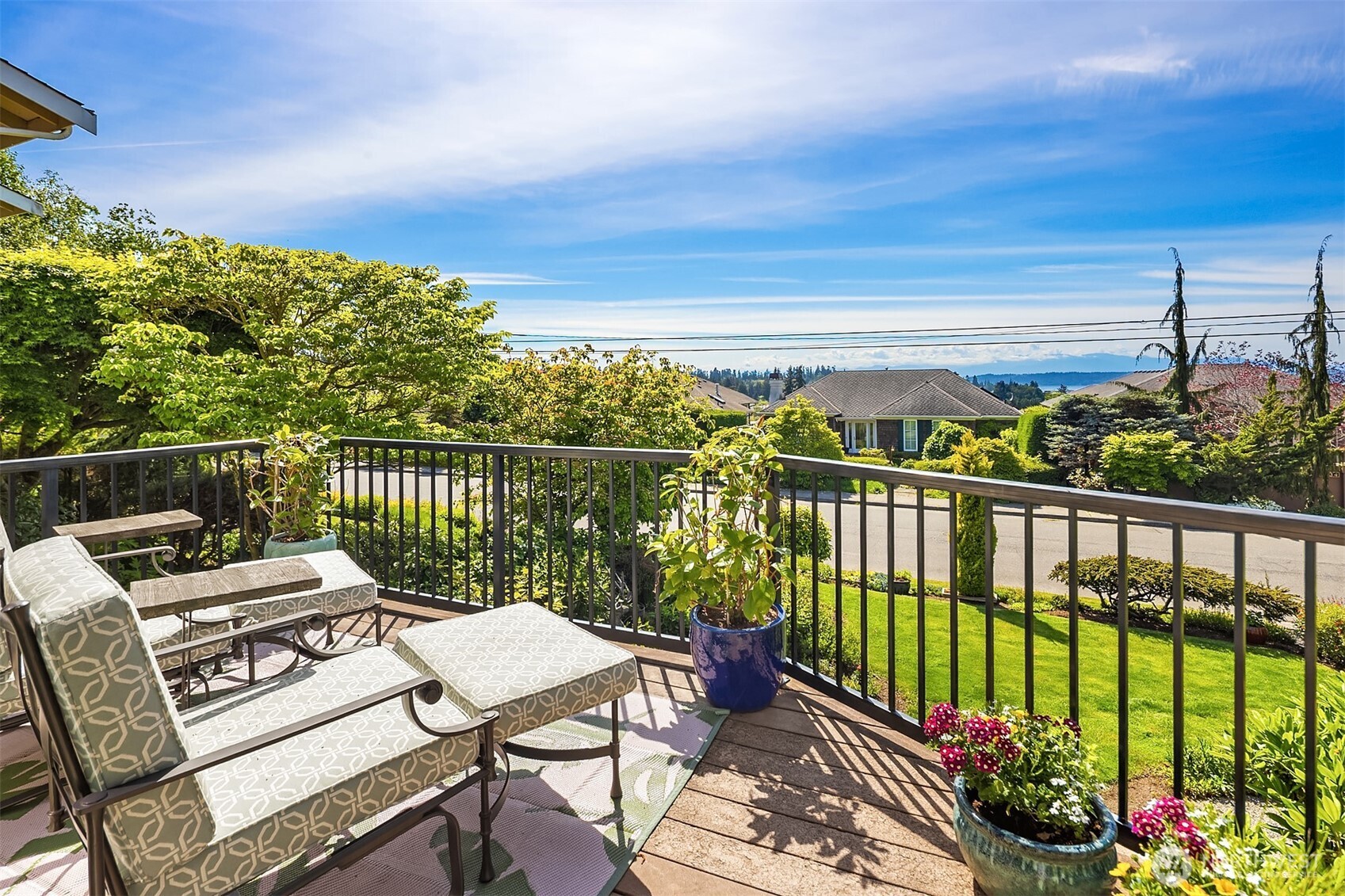 1033 8th Avenue S Edmonds WA 98020