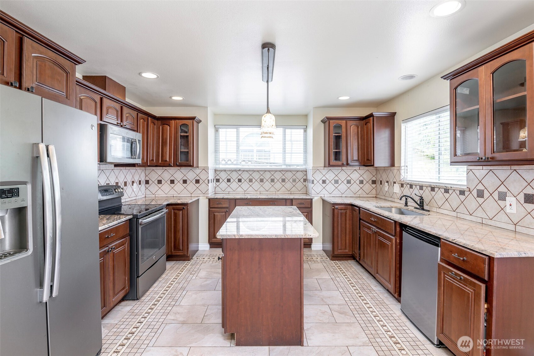 16927 121st Avenue E Puyallup WA 98374