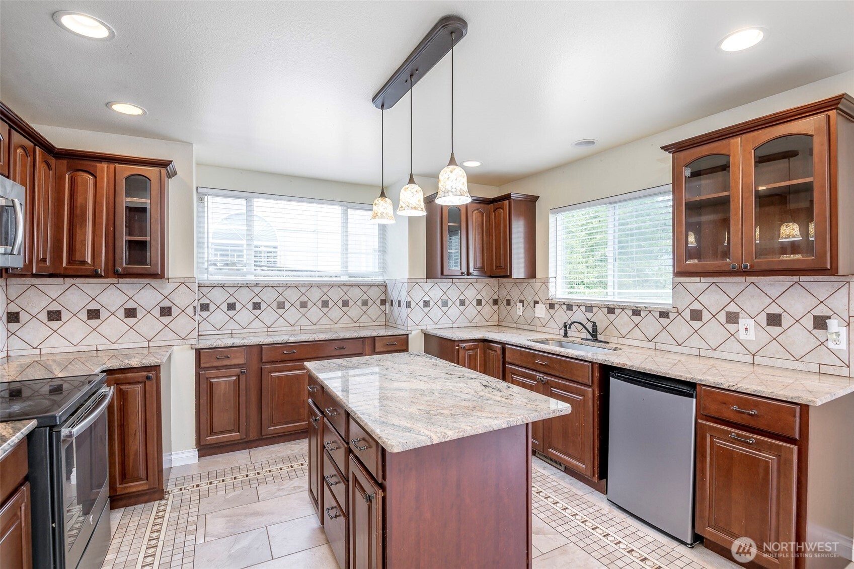 16927 121st Avenue E Puyallup WA 98374