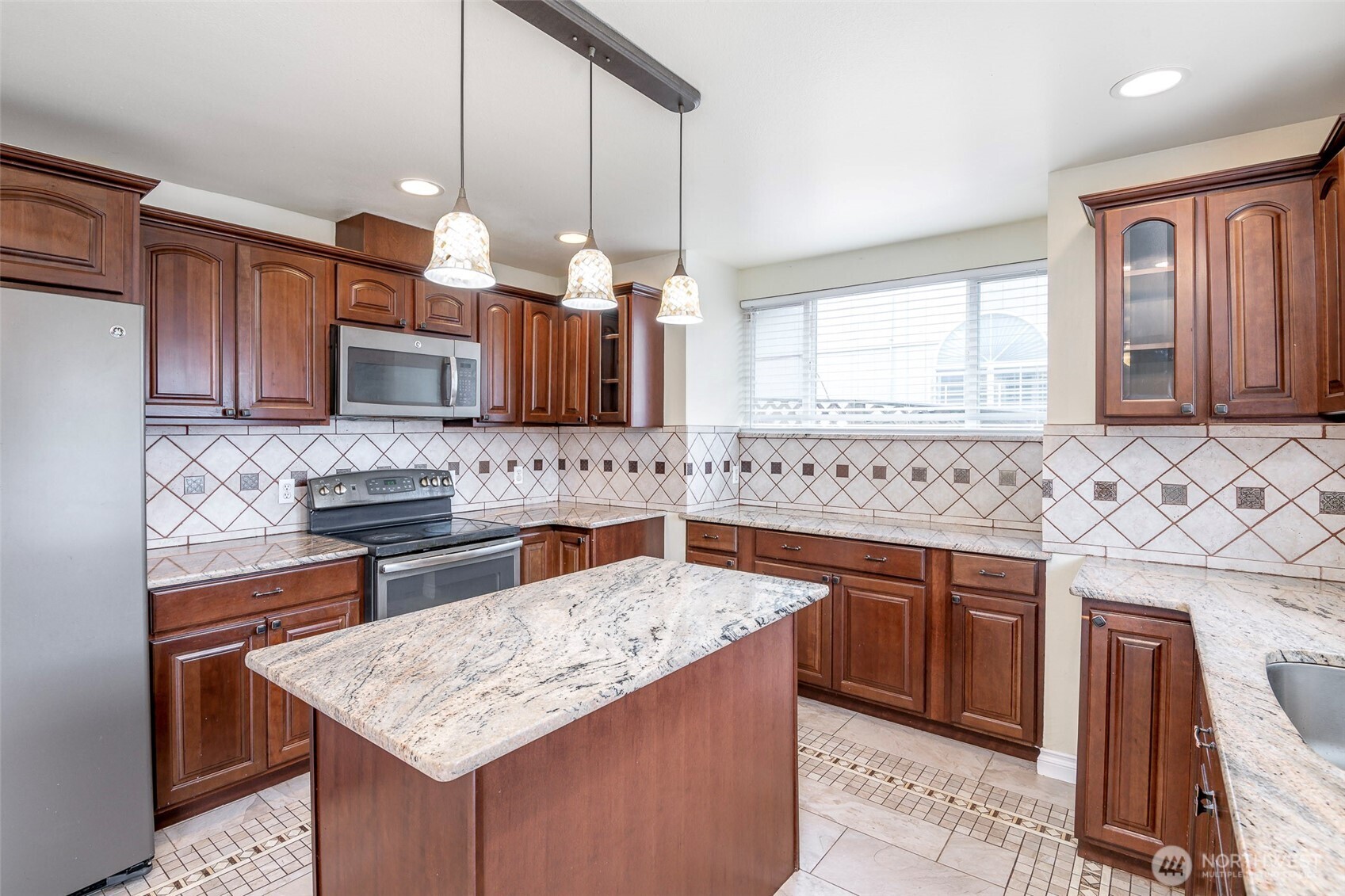 16927 121st Avenue E Puyallup WA 98374