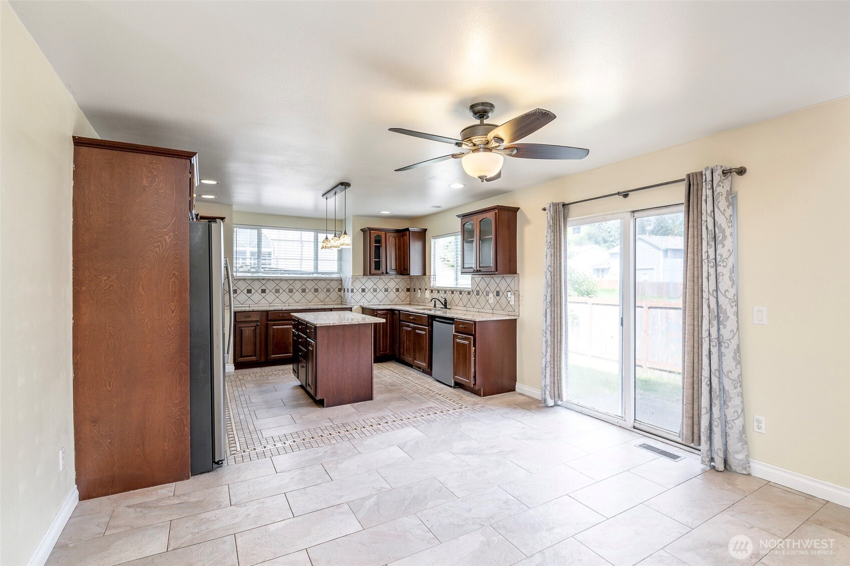 16927 121st Avenue E Puyallup WA 98374