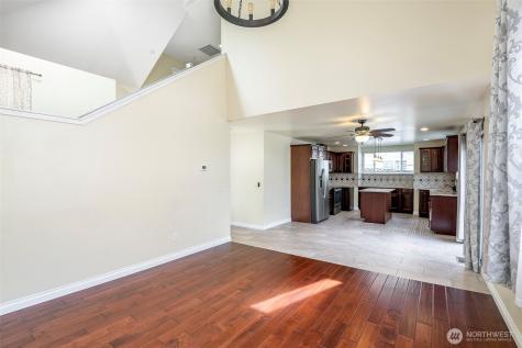 16927 121st Avenue E Puyallup WA 98374