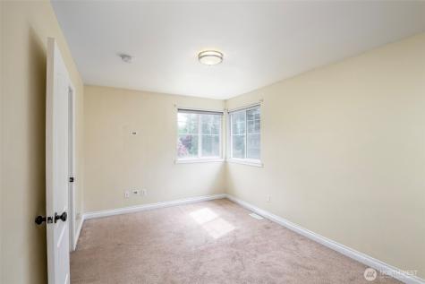 16927 121st Avenue E Puyallup WA 98374