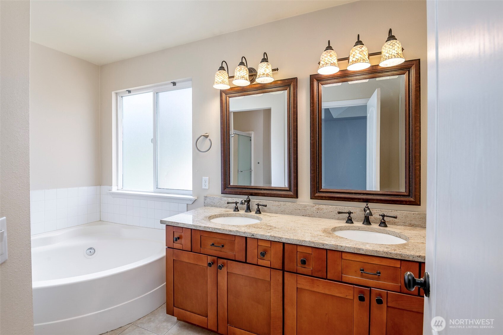 16927 121st Avenue E Puyallup WA 98374
